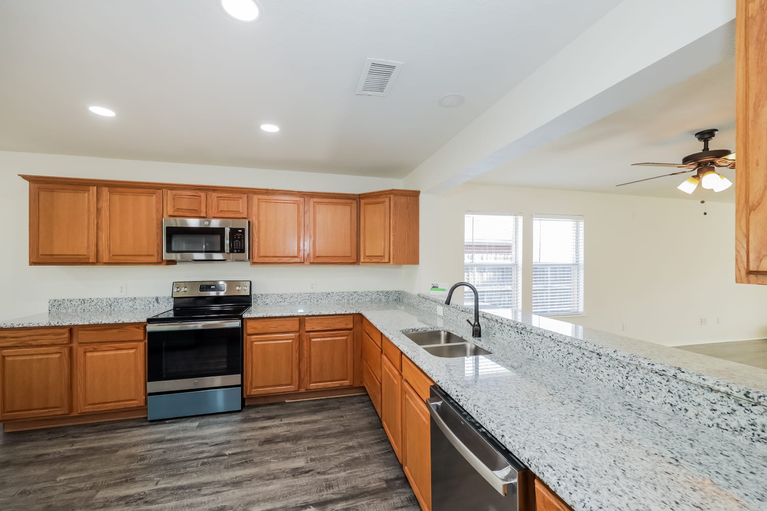 320 Bicole Dr, Burleson photo 6