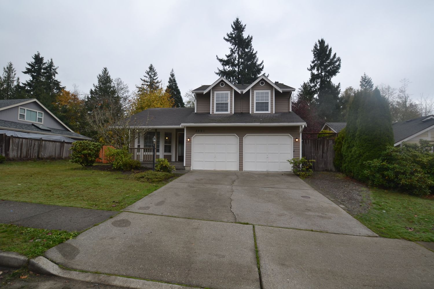 Front of 3201 32nd Street Pl SE, Puyallup, WA