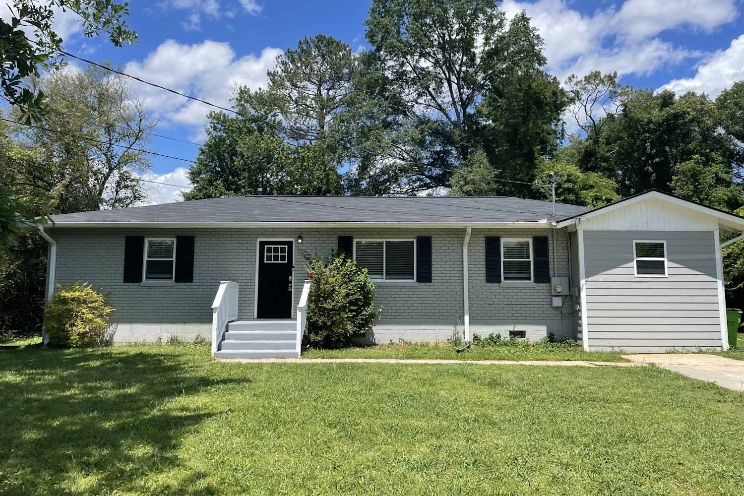 Front of 321 Hurt Rd Se, Smyrna, GA