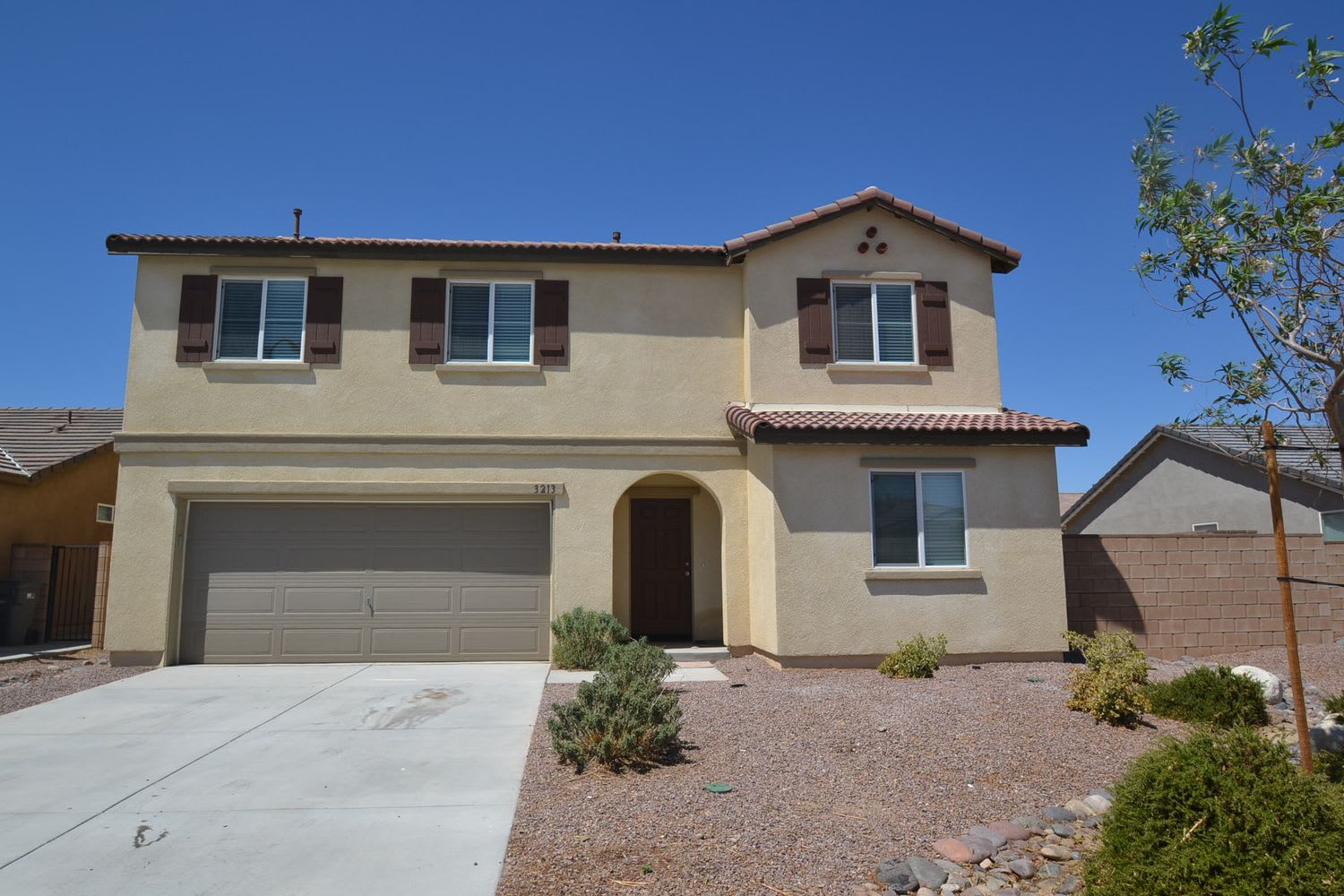 Front of 3213 Justin Ct, Lancaster, CA