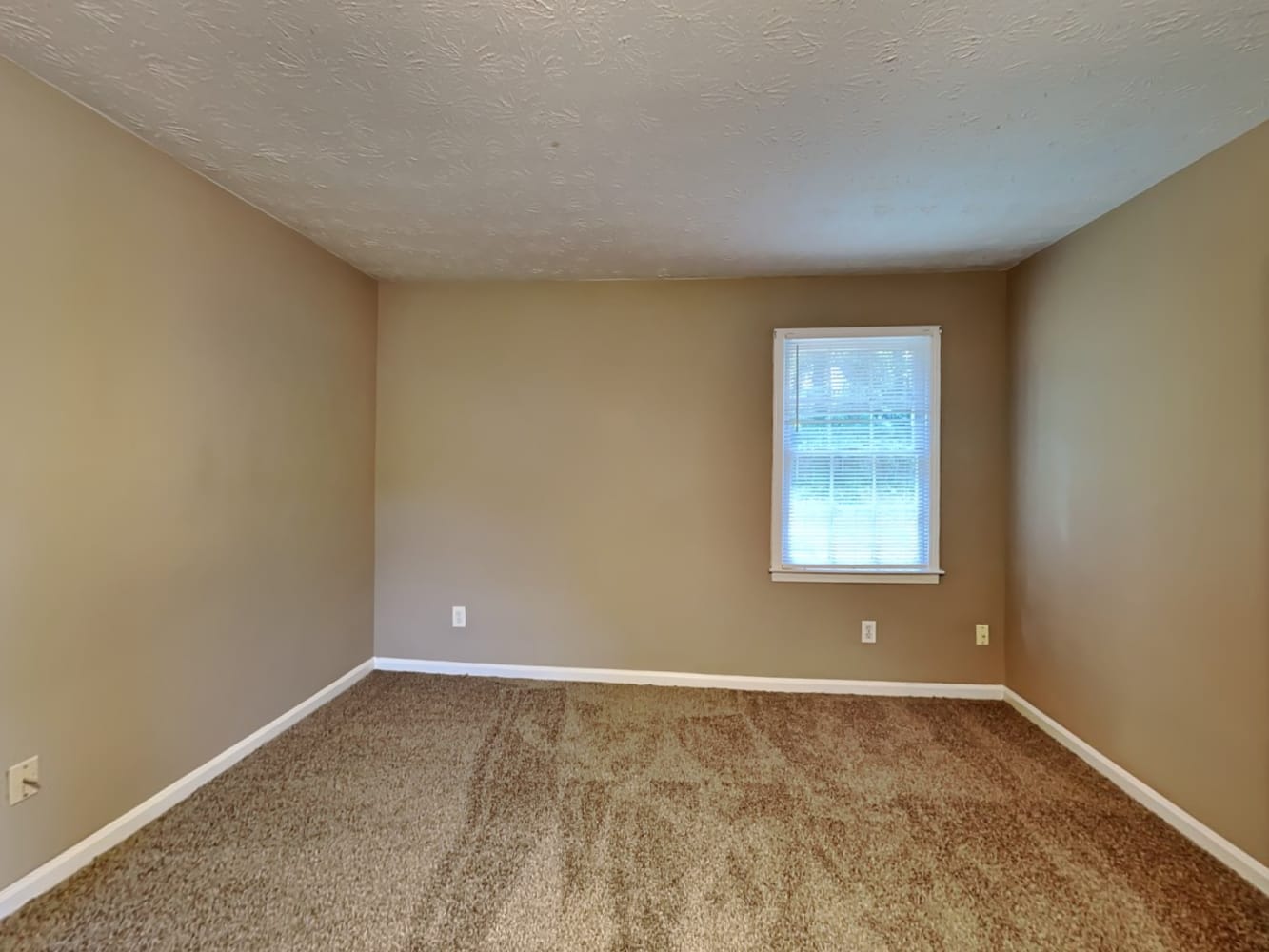 3215 Revere Cir, Snellville photo 10
