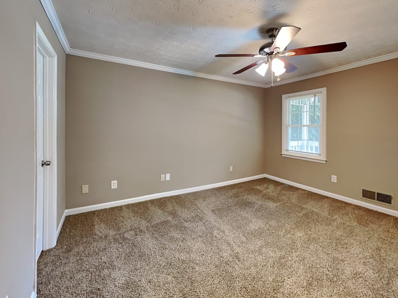3215 Revere Cir, Snellville photo 6