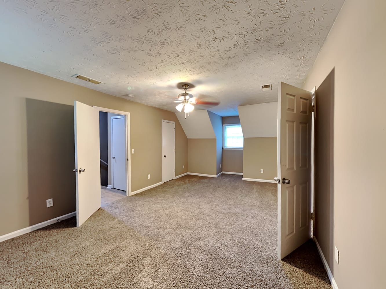 3215 Revere Cir, Snellville photo 9
