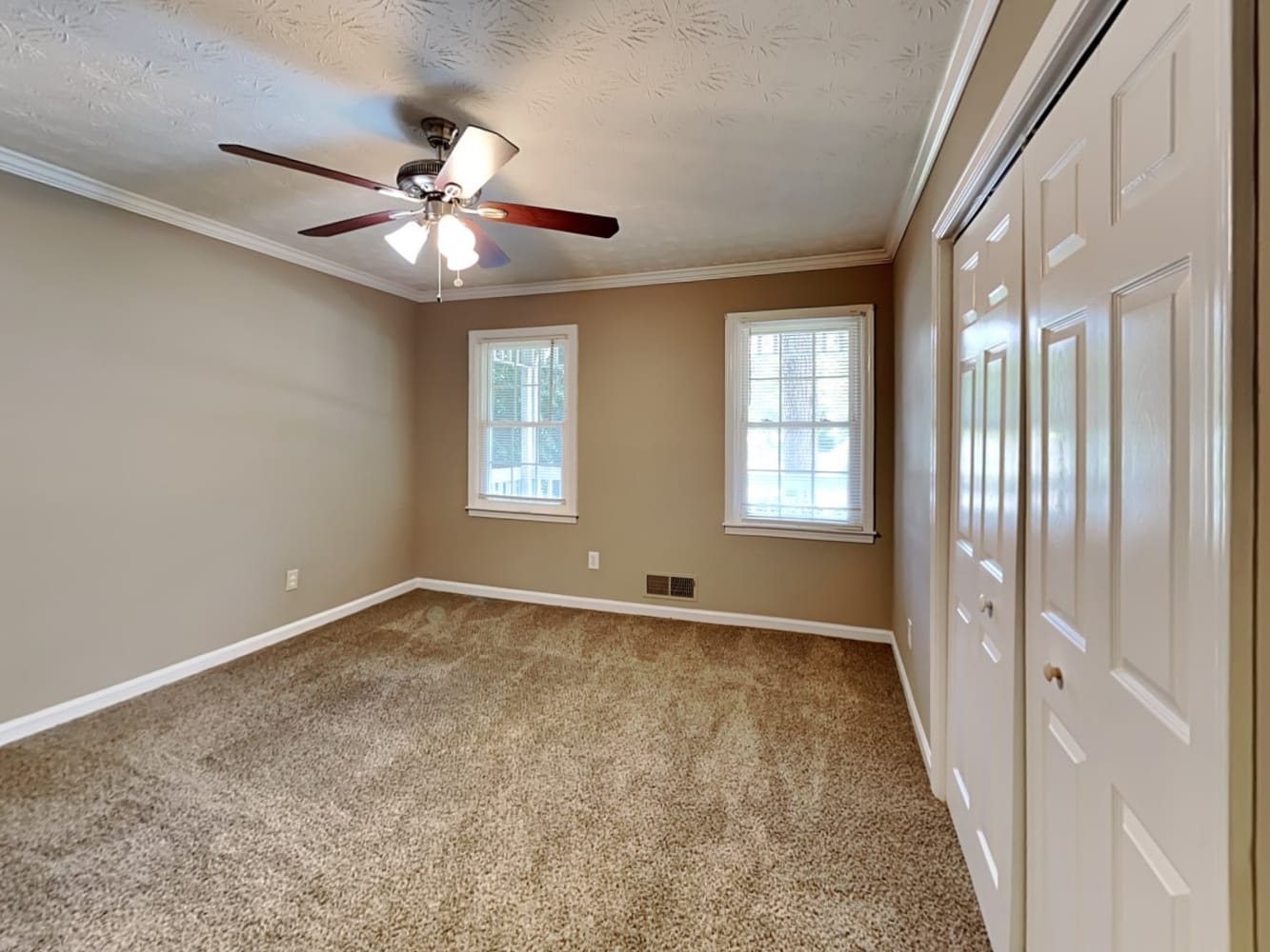 3215 Revere Cir, Snellville photo 5