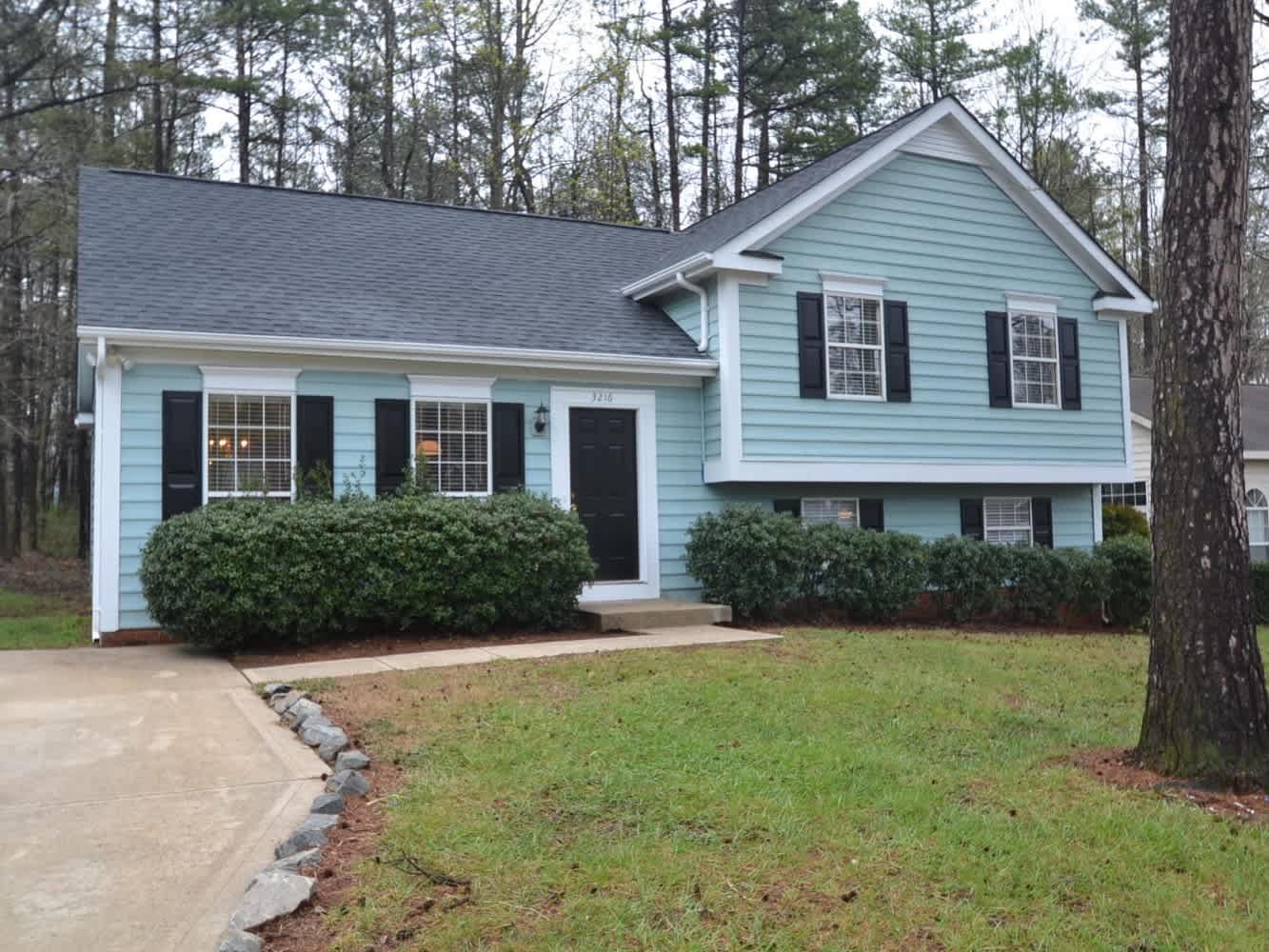 Front of 3216 Mintleaf Dr, Charlotte, NC