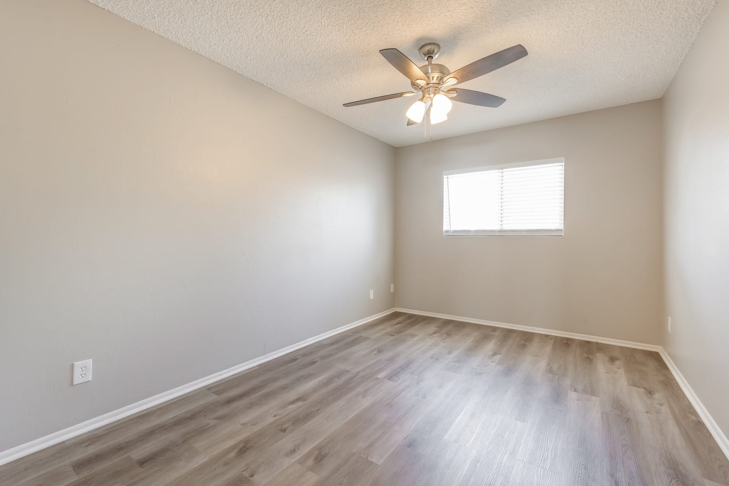 3223 W Acapulco Ln, Phoenix photo 11