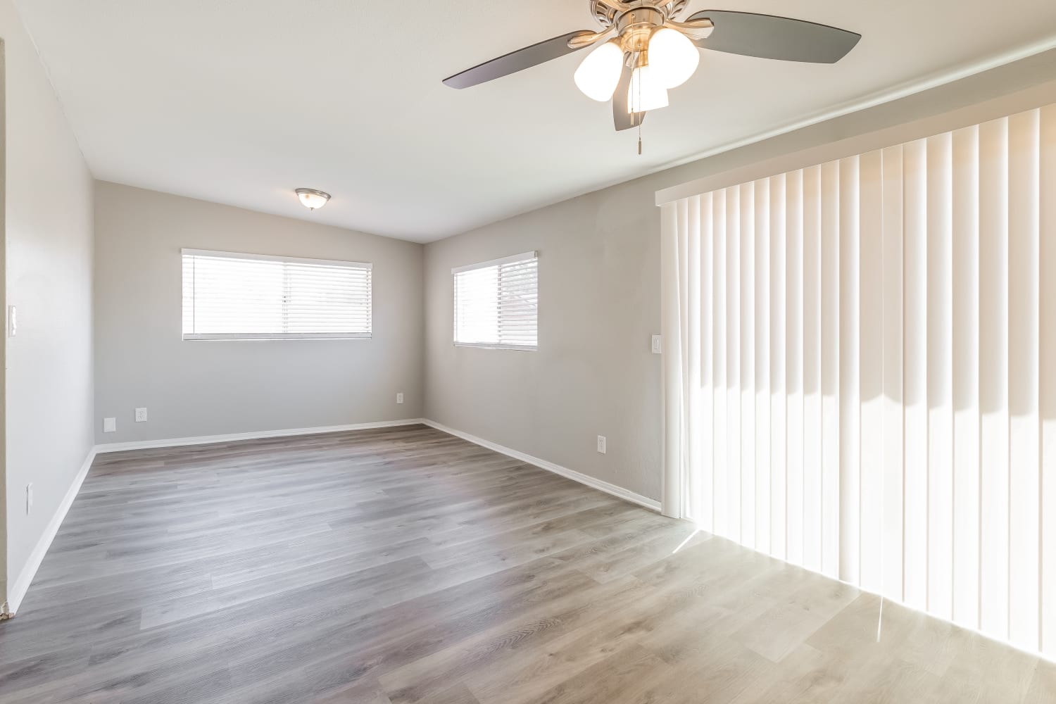3223 W Acapulco Ln, Phoenix photo 7