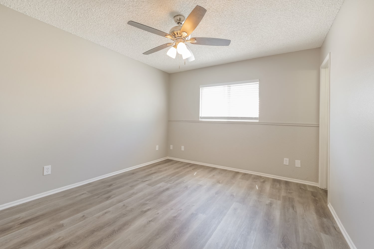 3223 W Acapulco Ln, Phoenix photo 9