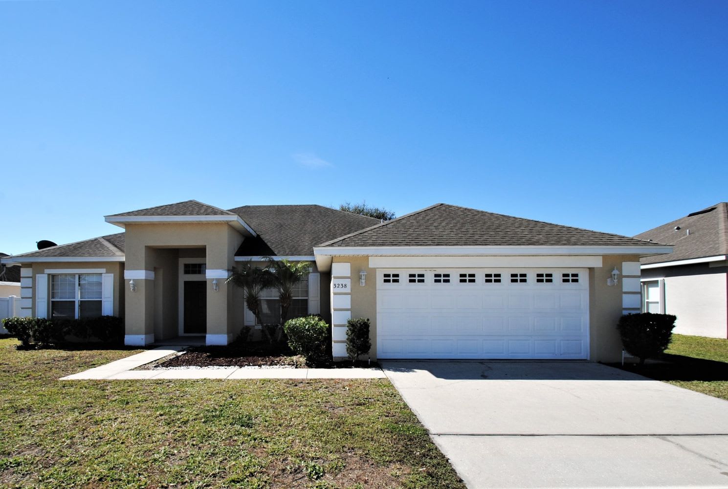 Front of 3238 Lorimar Ln, Saint Cloud, FL