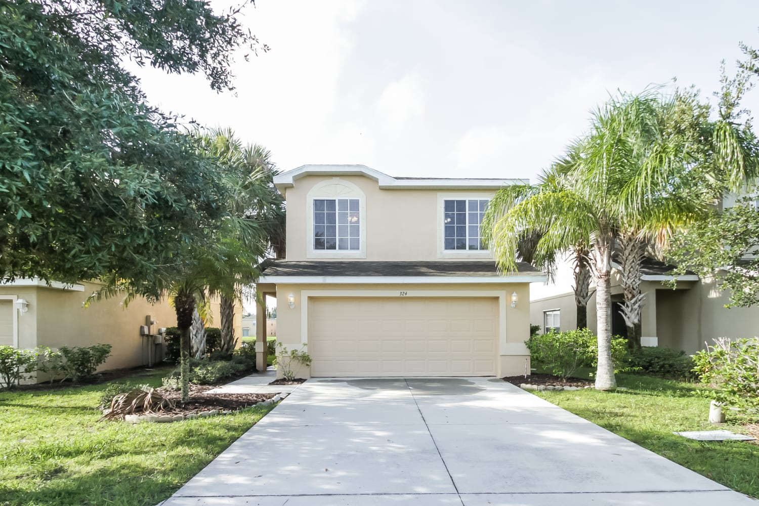 Front of 324 Beacon Harbour Loop, Bradenton, FL