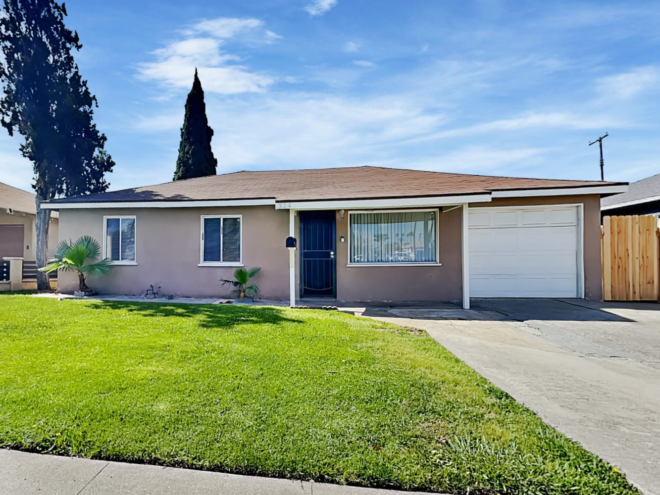 Front of 324 E 184th St, Carson, CA