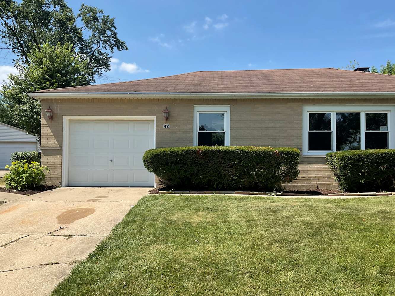 325 Glendale Ln, Hoffman Estates photo 1