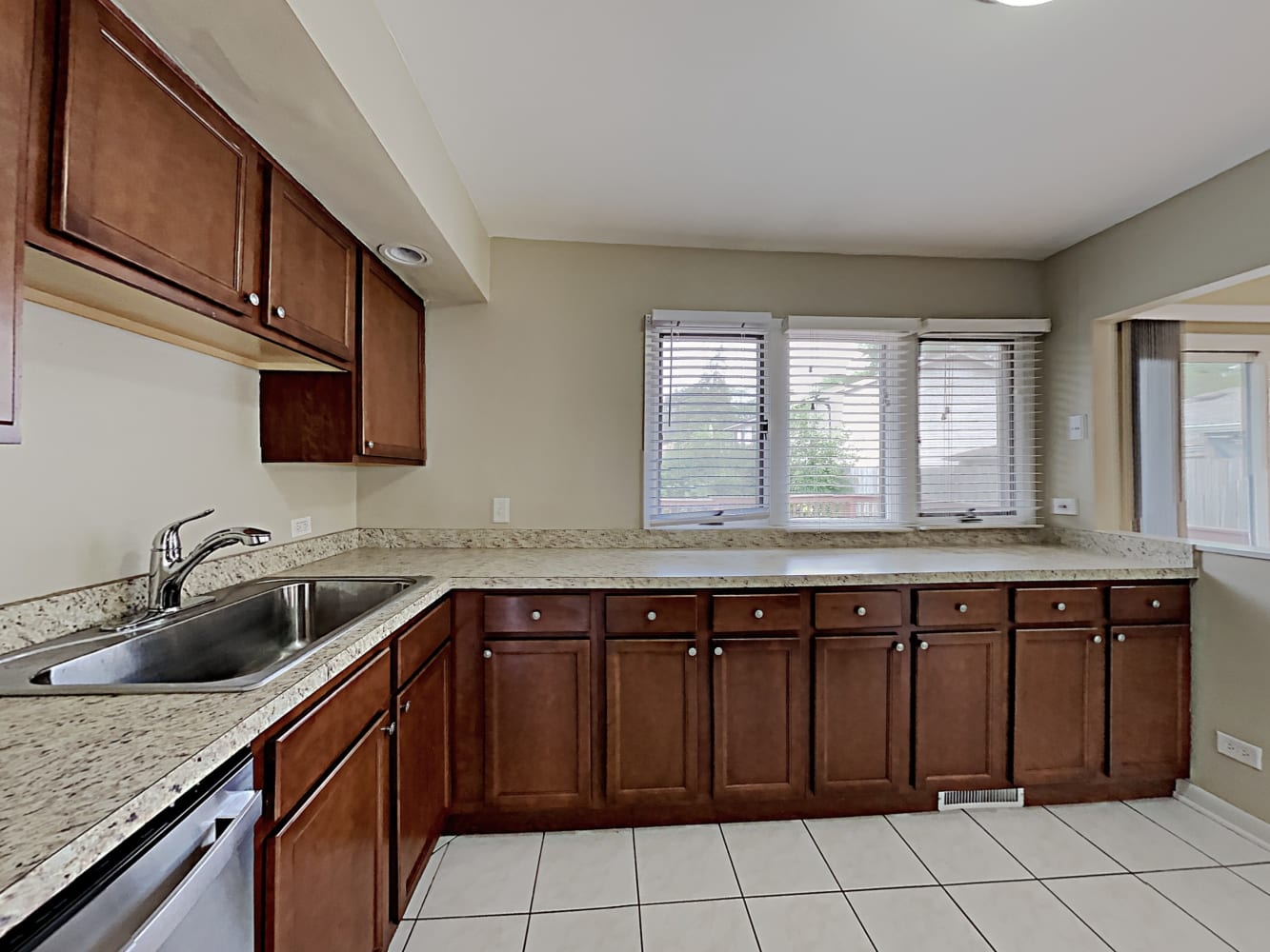 326 W Park Ave, Addison photo 9