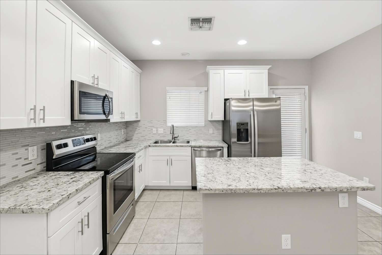 327 S Travis, Mesa photo 9