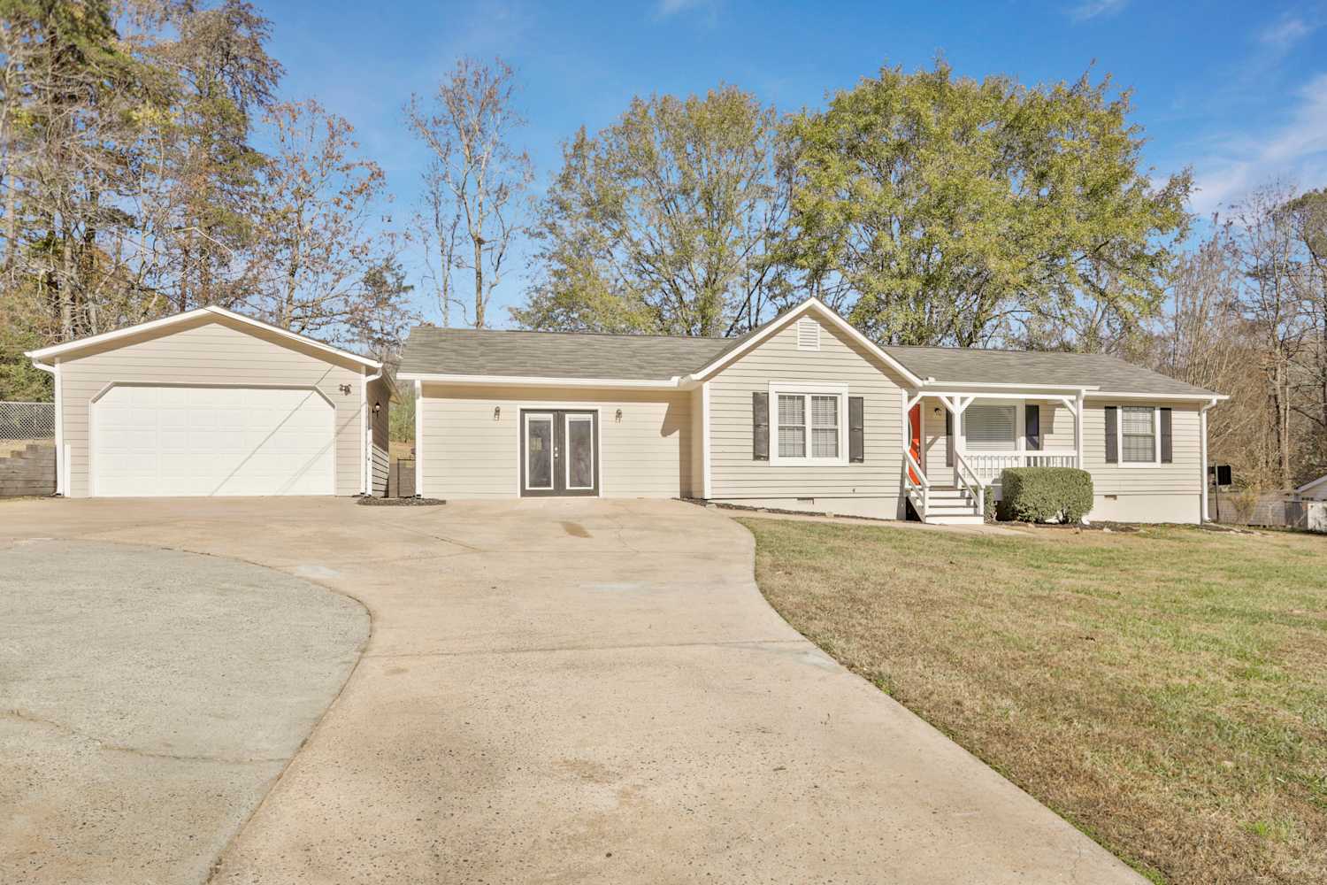Front of 3285 Chattahoochee Rd, Cumming, GA