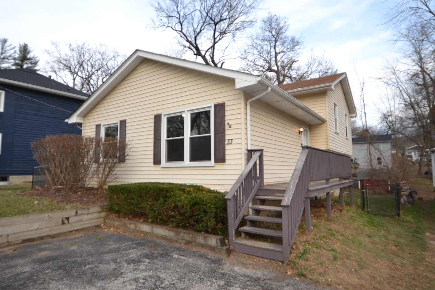 Front of 33 Woodland Ave, Fox Lake, IL