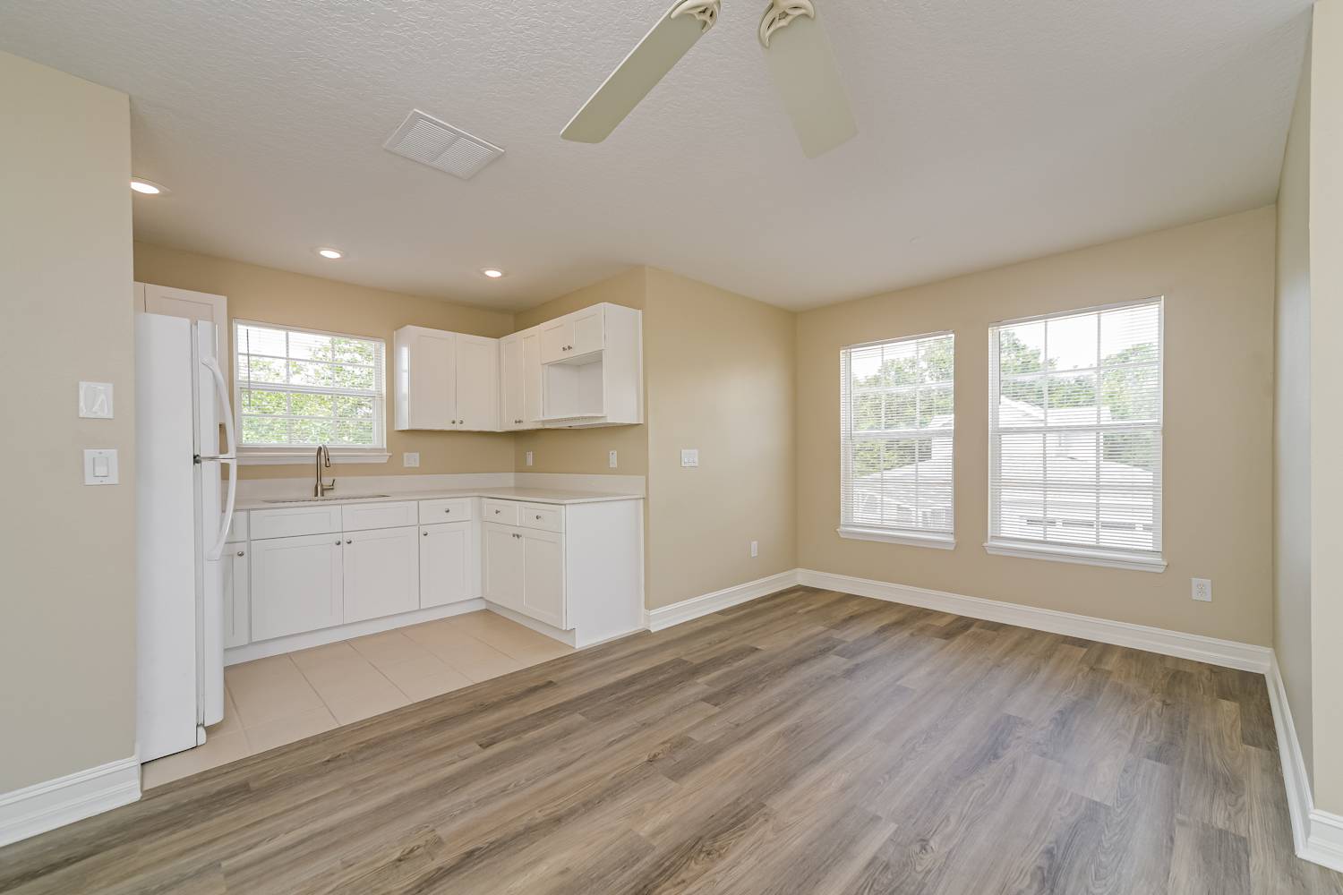 3315 Bracken Fern Dr, Harmony photo 11