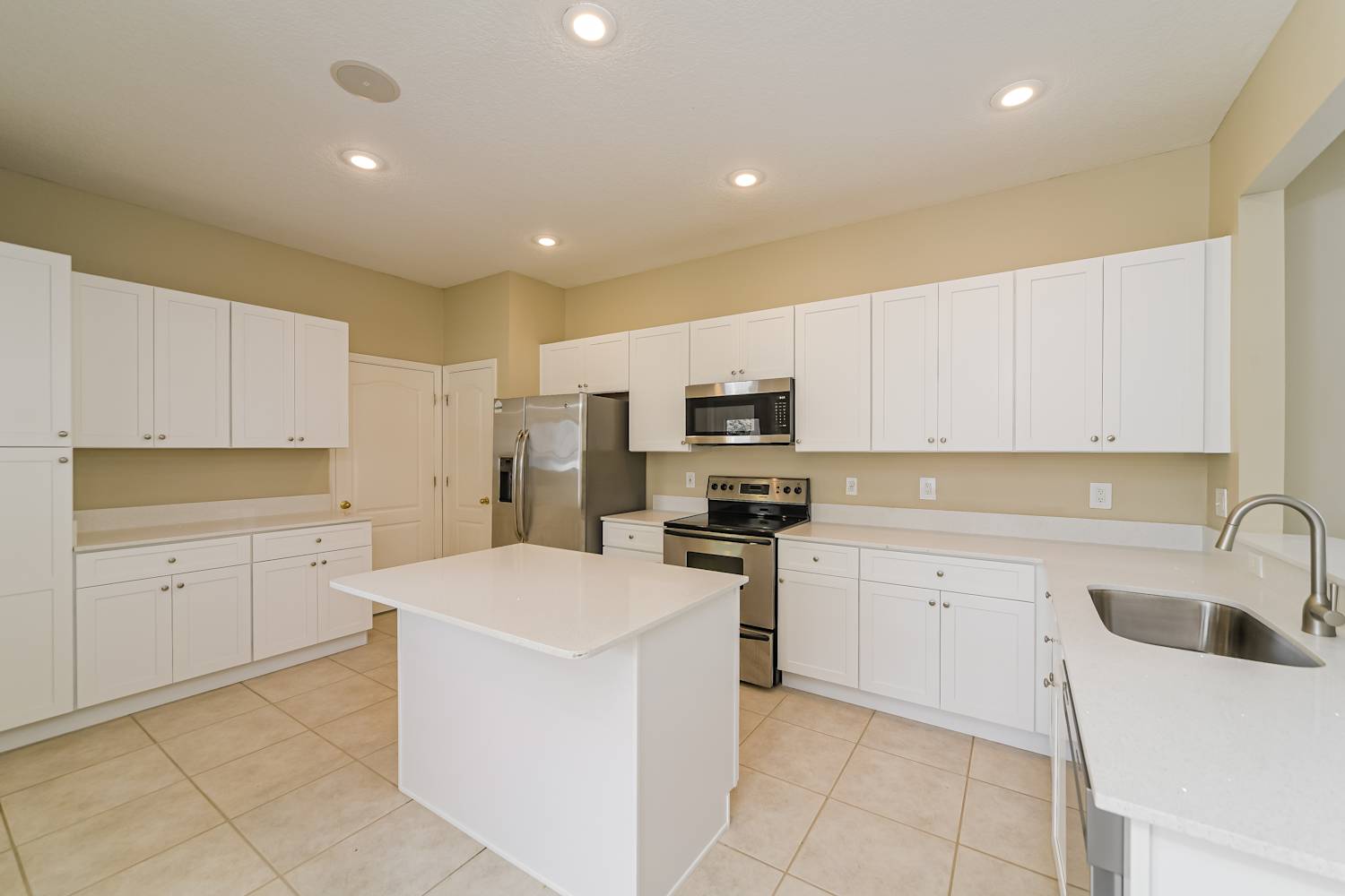 3315 Bracken Fern Dr, Harmony photo 9