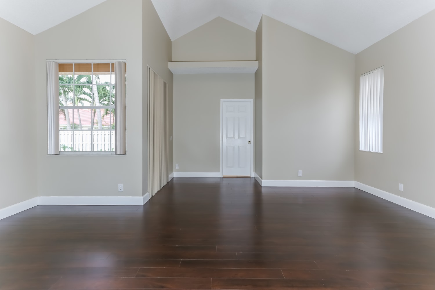 335 Cambridge Dr, Weston photo 9