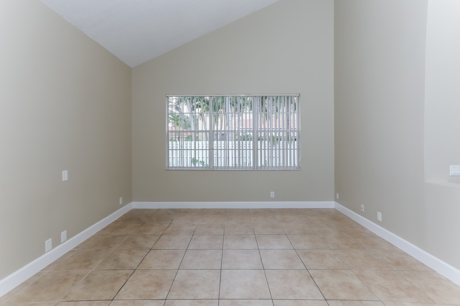 335 Cambridge Dr, Weston photo 10