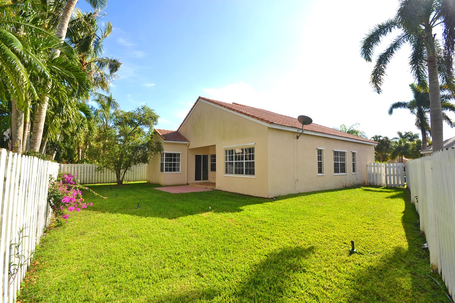 335 Cambridge Dr, Weston photo 17
