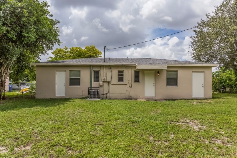 335 NW 190th St, Miami photo 24