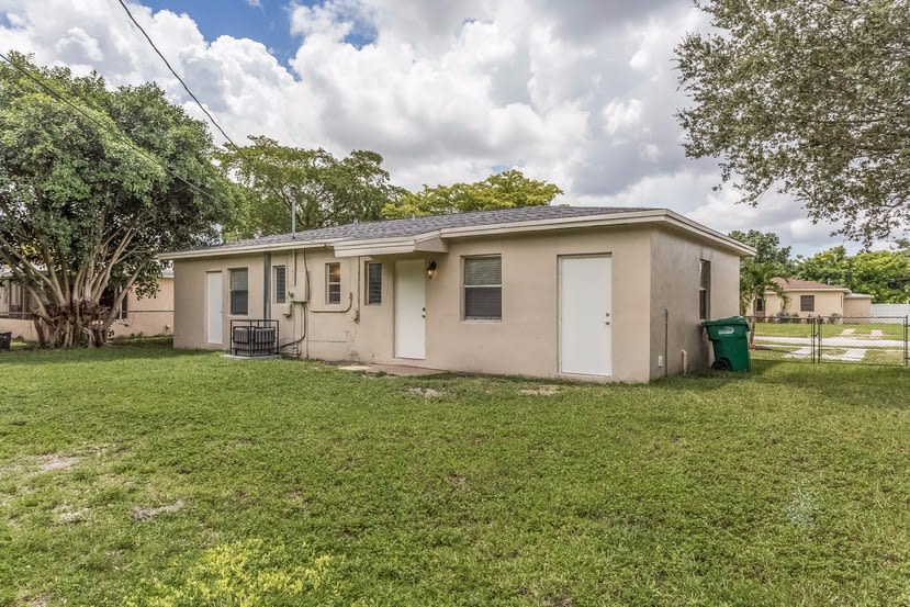 335 NW 190th St, Miami photo 25