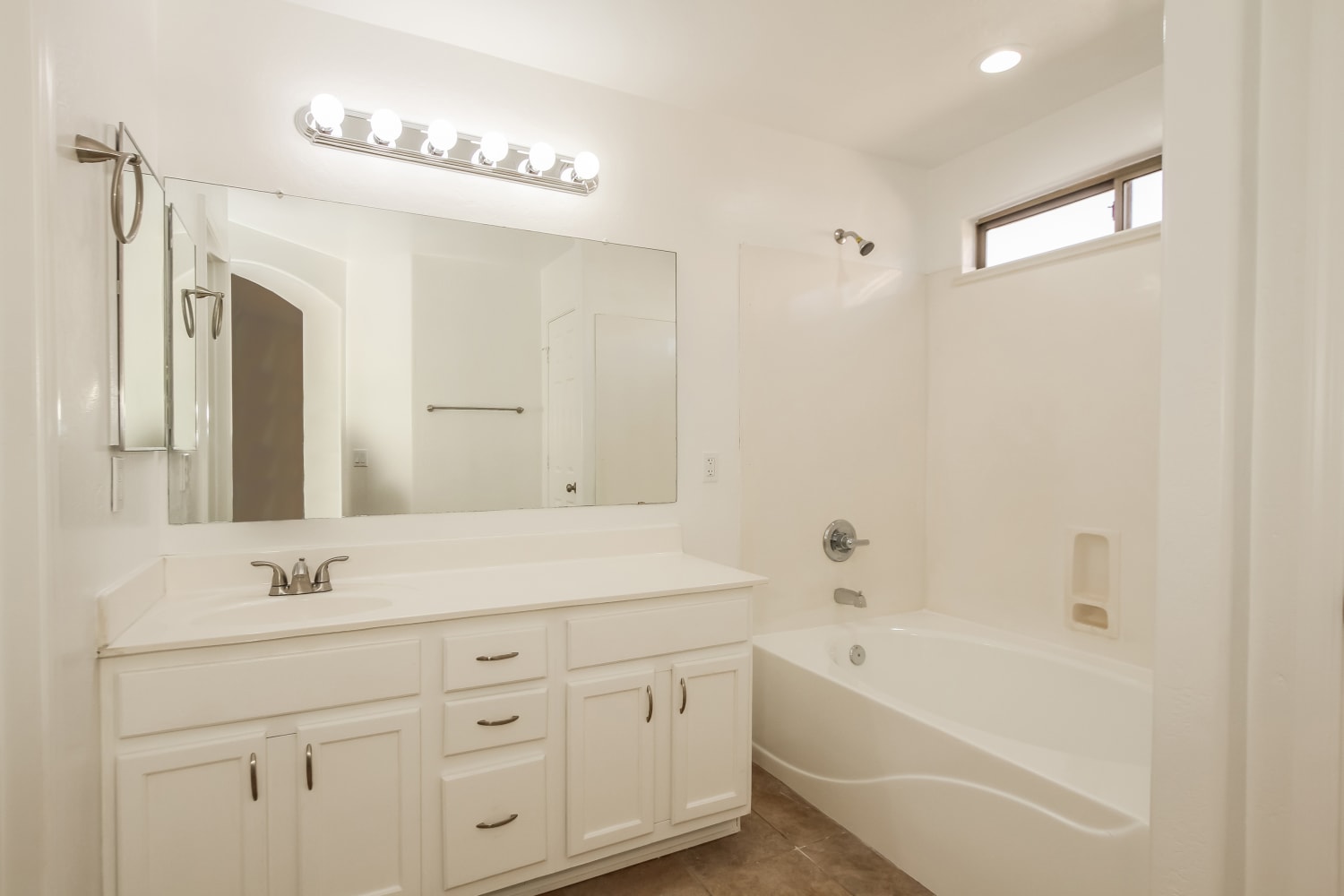 3352 E Chickadee Road, Gilbert photo 11