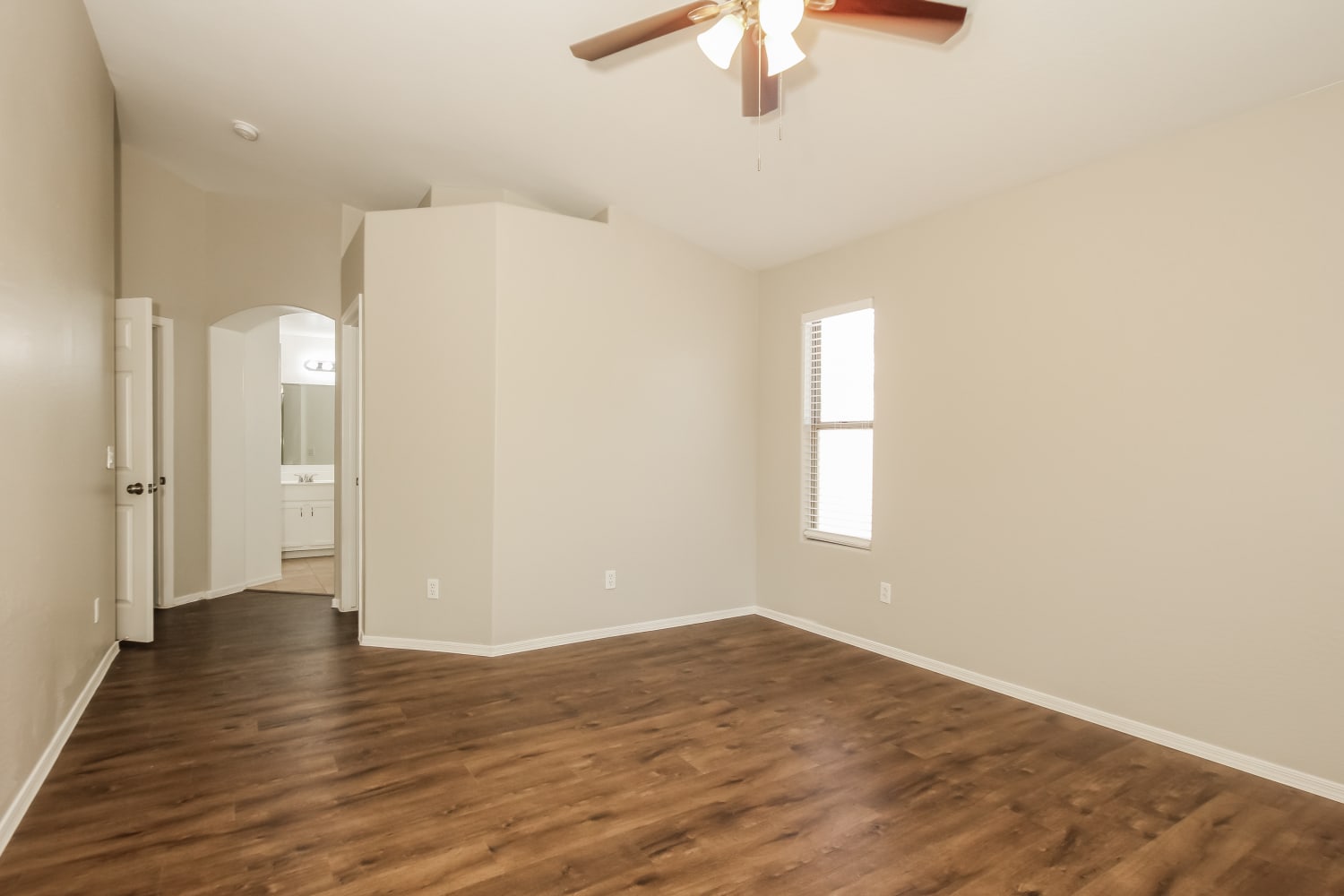 3352 E Chickadee Road, Gilbert photo 8