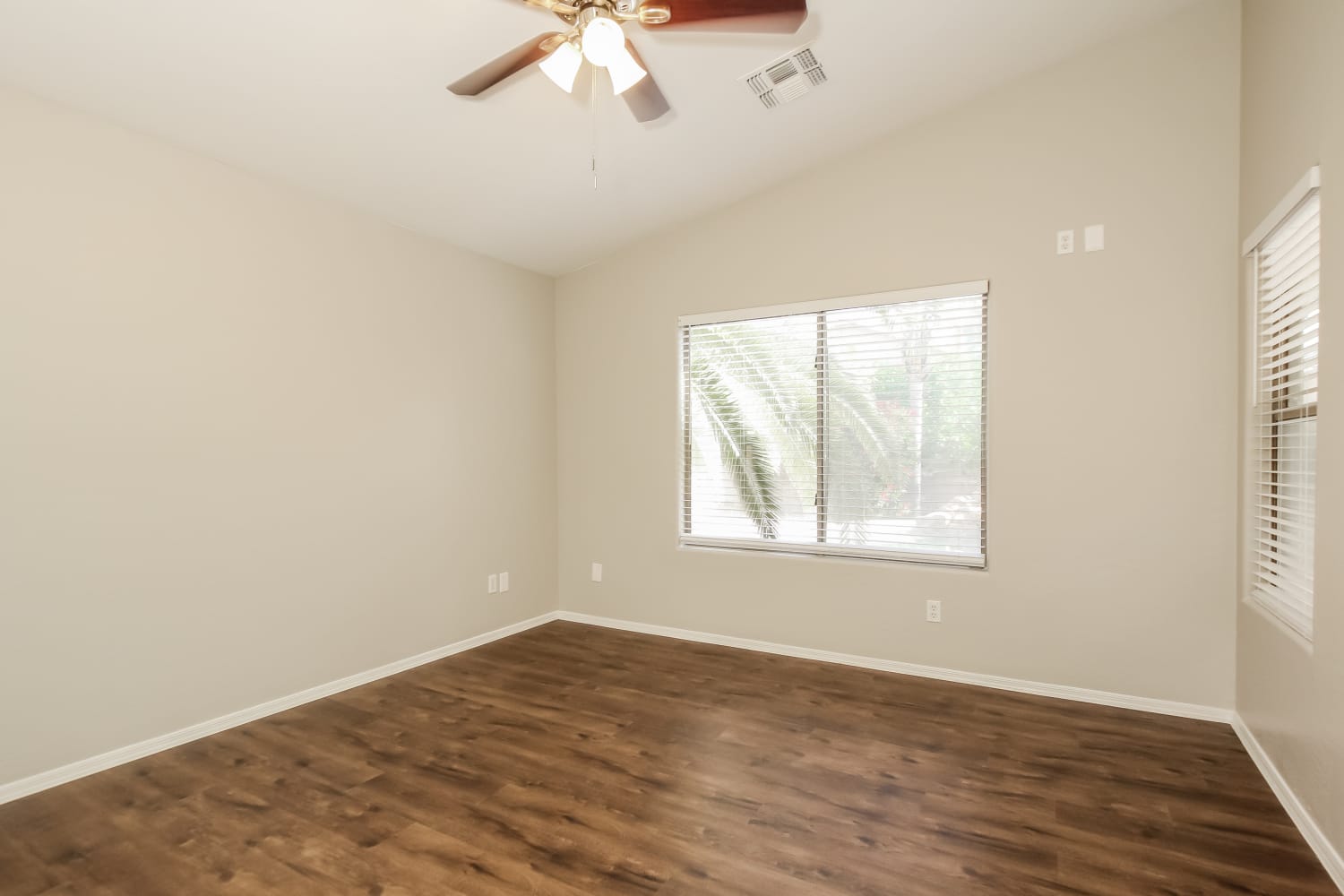 3352 E Chickadee Road, Gilbert photo 7