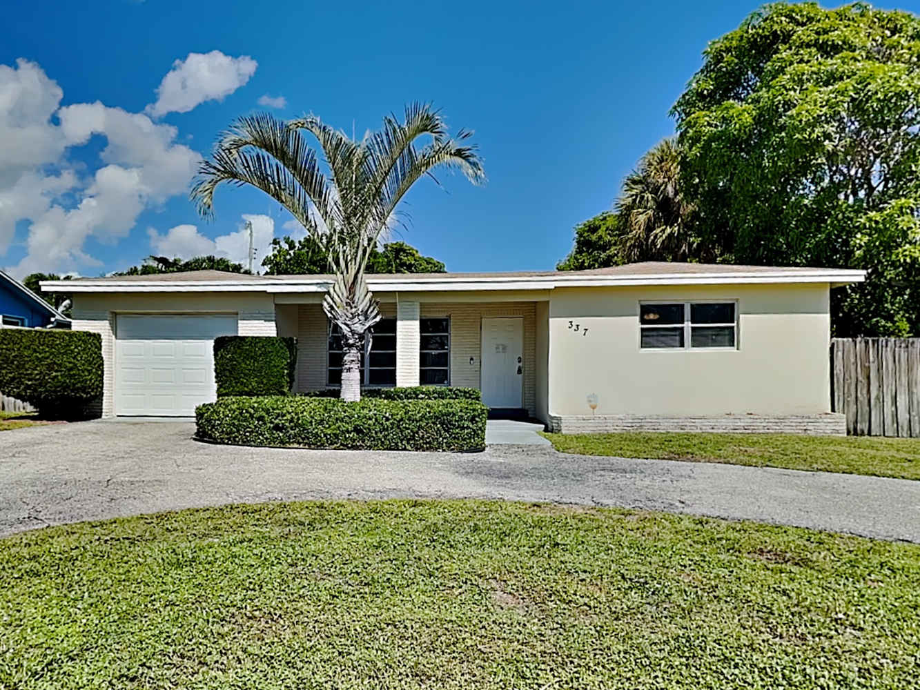 Front of 337 SW 14th Ave, Boynton Beach, FL