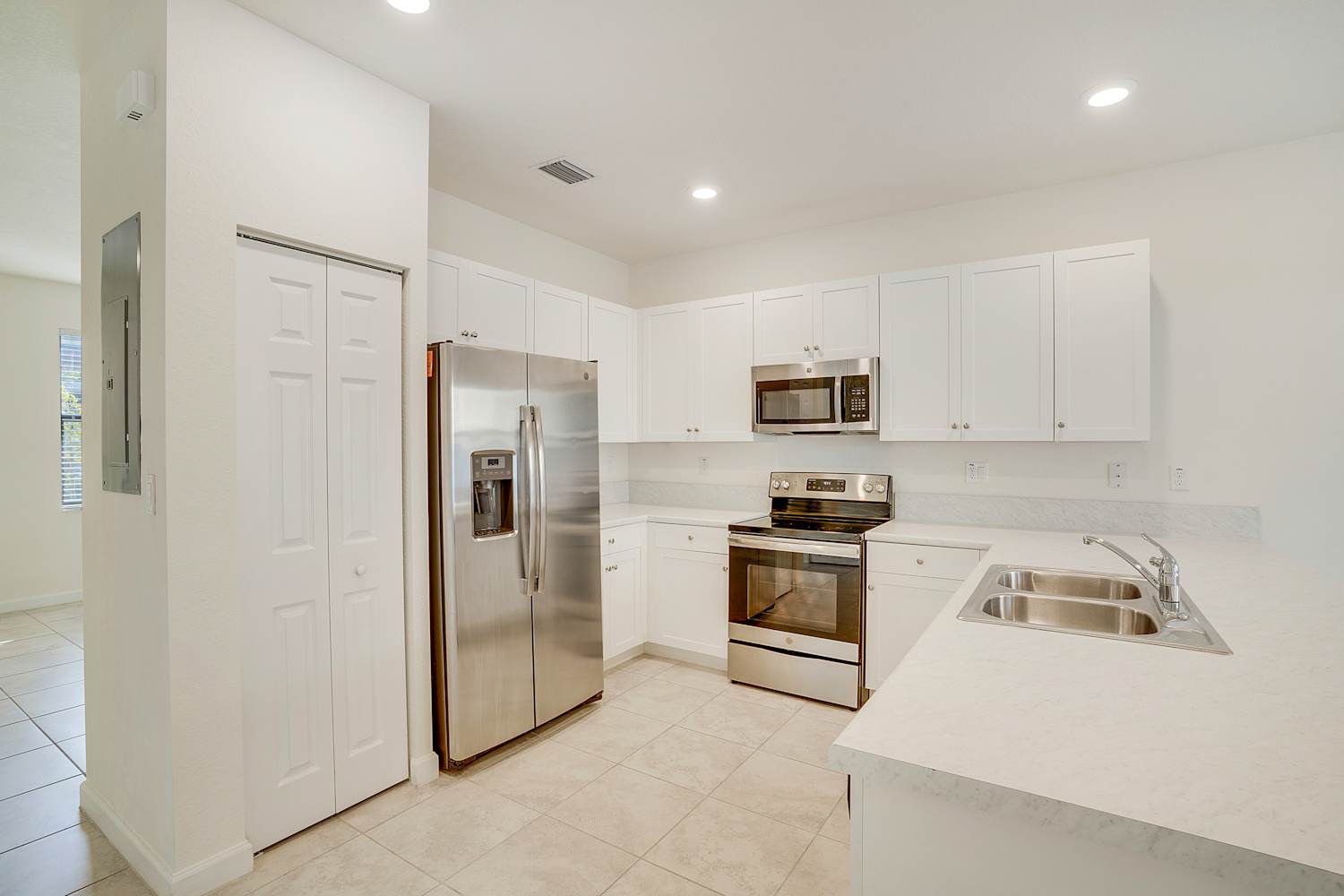 3373 W 105 Terrace, Hialeah photo 7