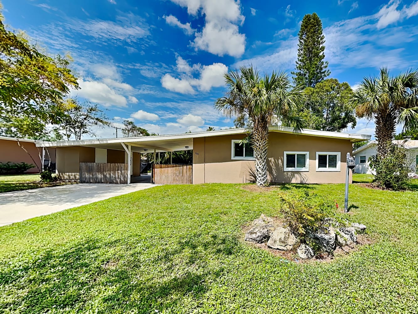Front of 339 Pearl Ave, Sarasota, FL