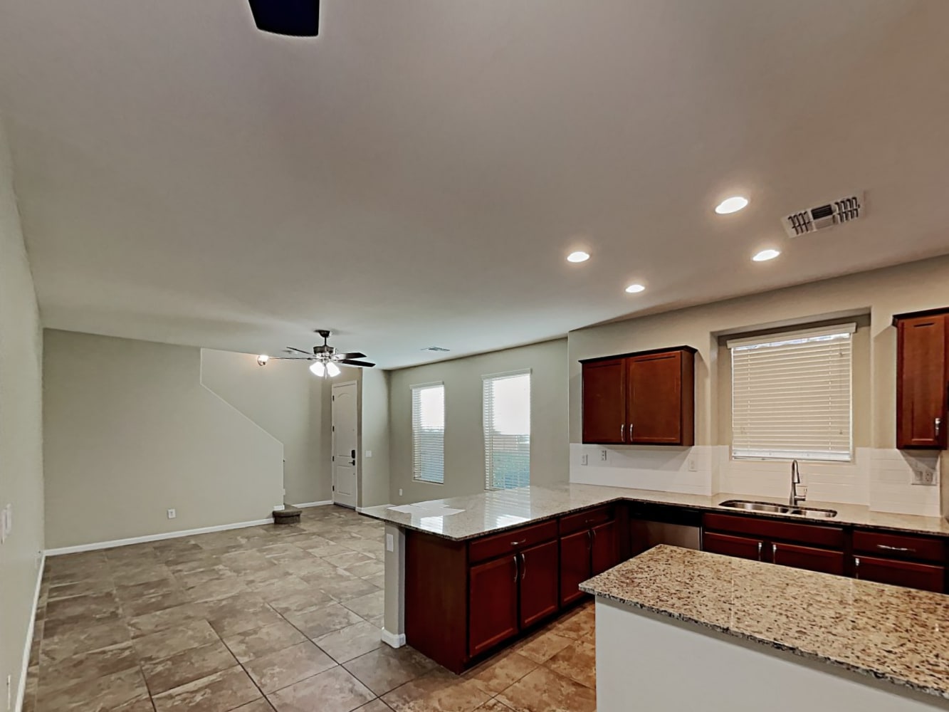 3392 E Liberty Ln, Gilbert photo 6