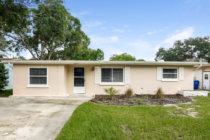Front of 3397 19th Pl SW, Largo, FL