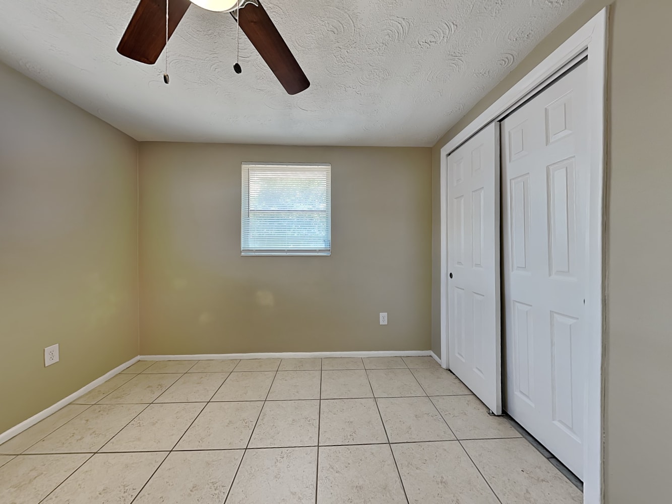 3402 Eisenhower Dr, Holiday photo 11