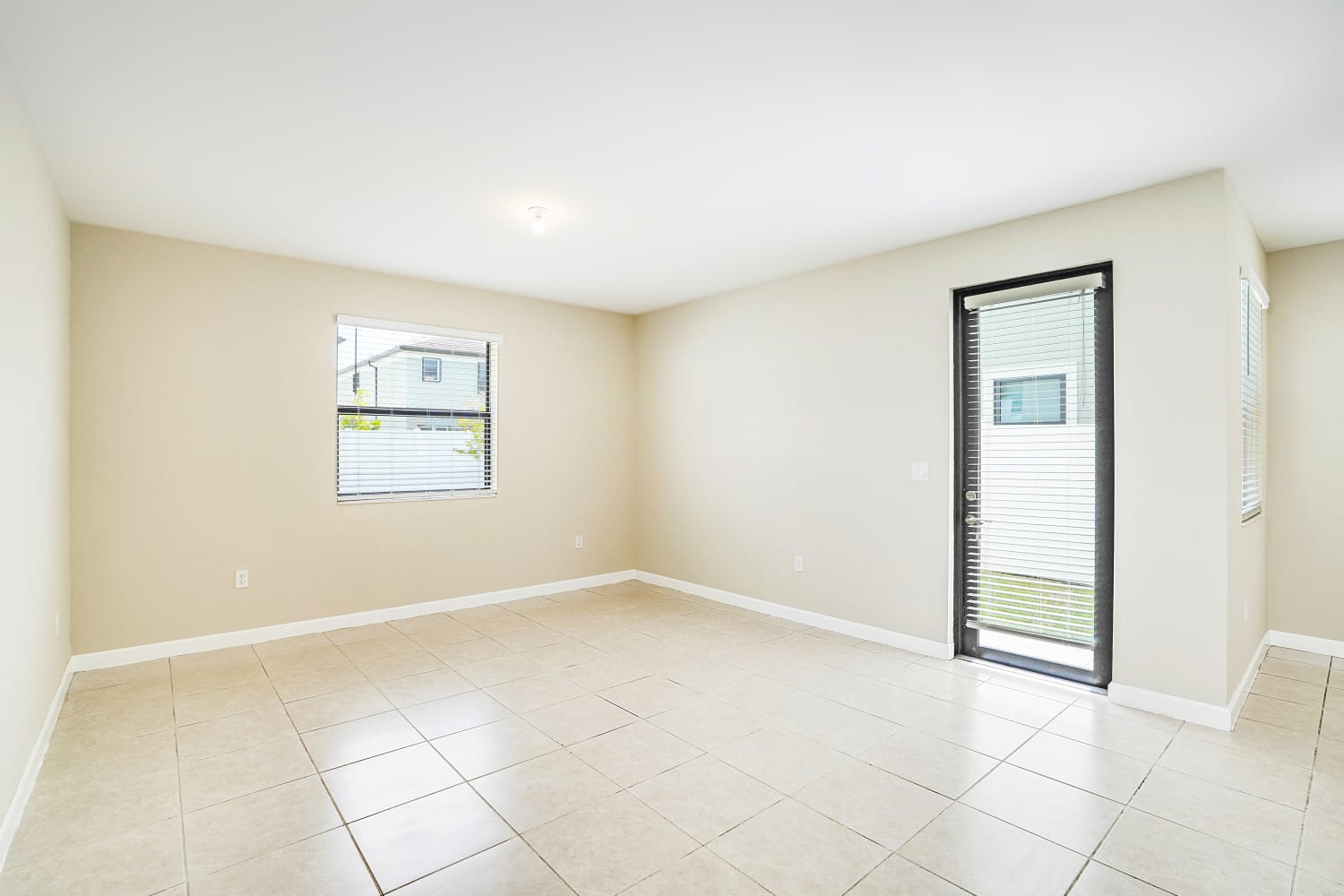 3408 W 109 Pl, Hialeah photo 12