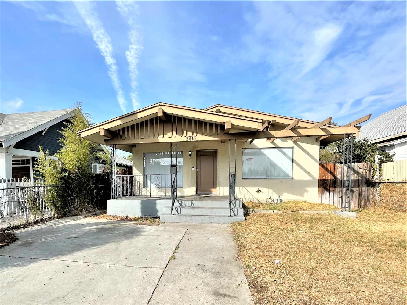 Front of 3415 Montclair St, Los Angeles, CA