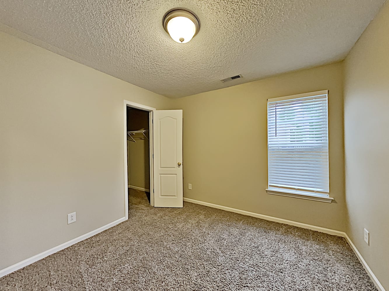 343 Amir Cir, Matthews photo 9