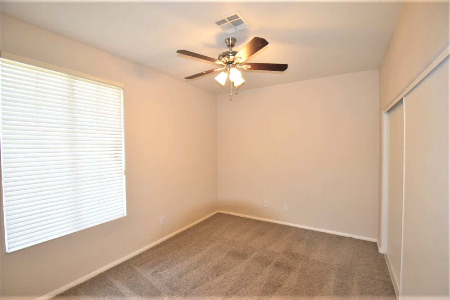 3452 Yellow Cove Ln, Las Vegas photo 12