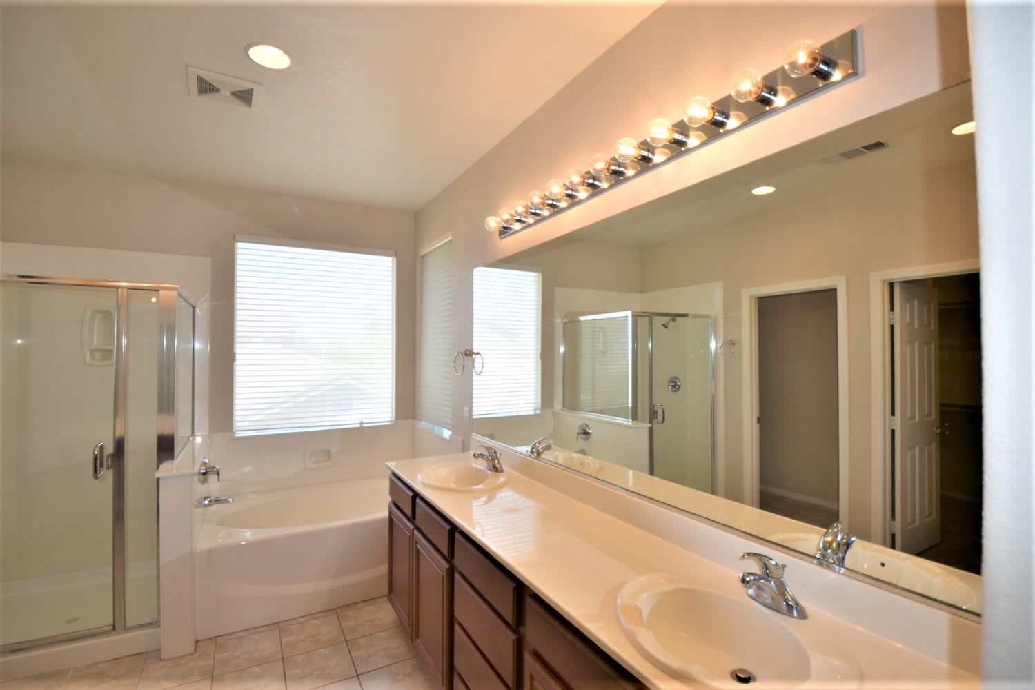 3452 Yellow Cove Ln, Las Vegas photo 16