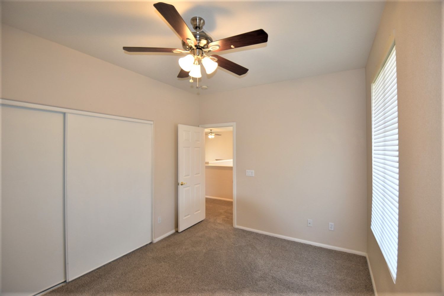 3452 Yellow Cove Ln, Las Vegas photo 13