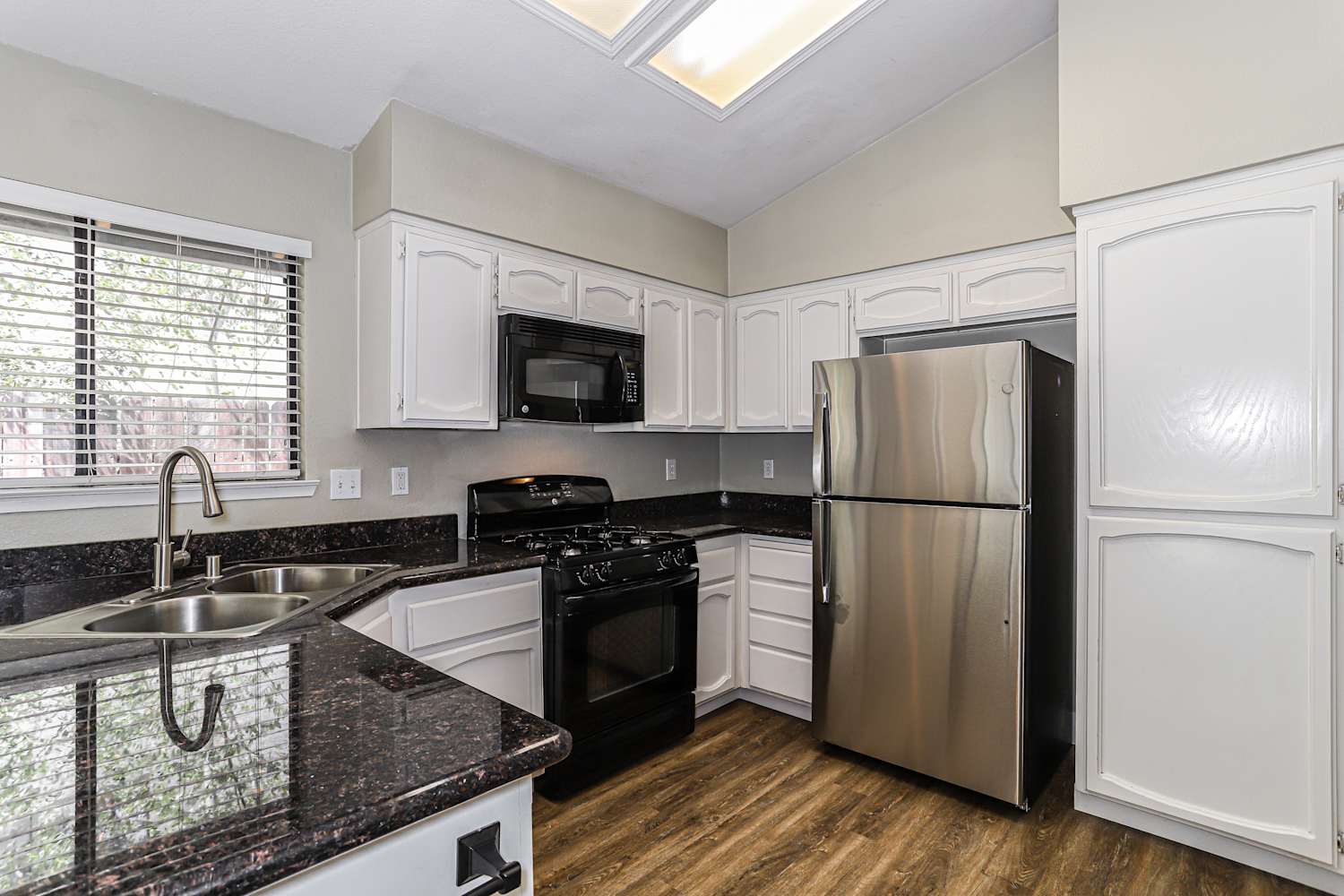 3462 Lowther Way, Antelope photo 7