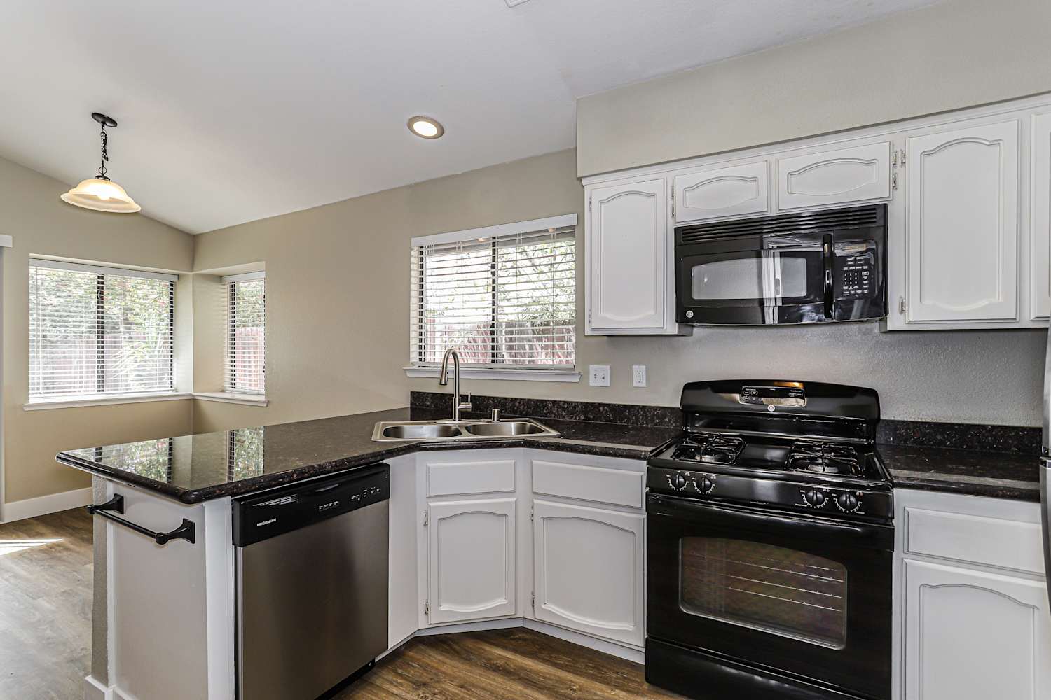 3462 Lowther Way, Antelope photo 8