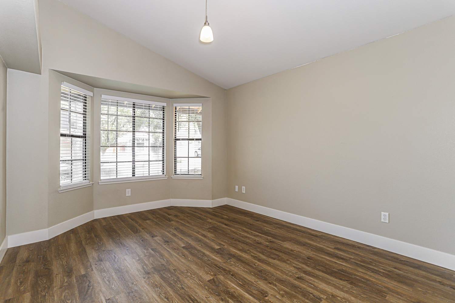 3462 Lowther Way, Antelope photo 9