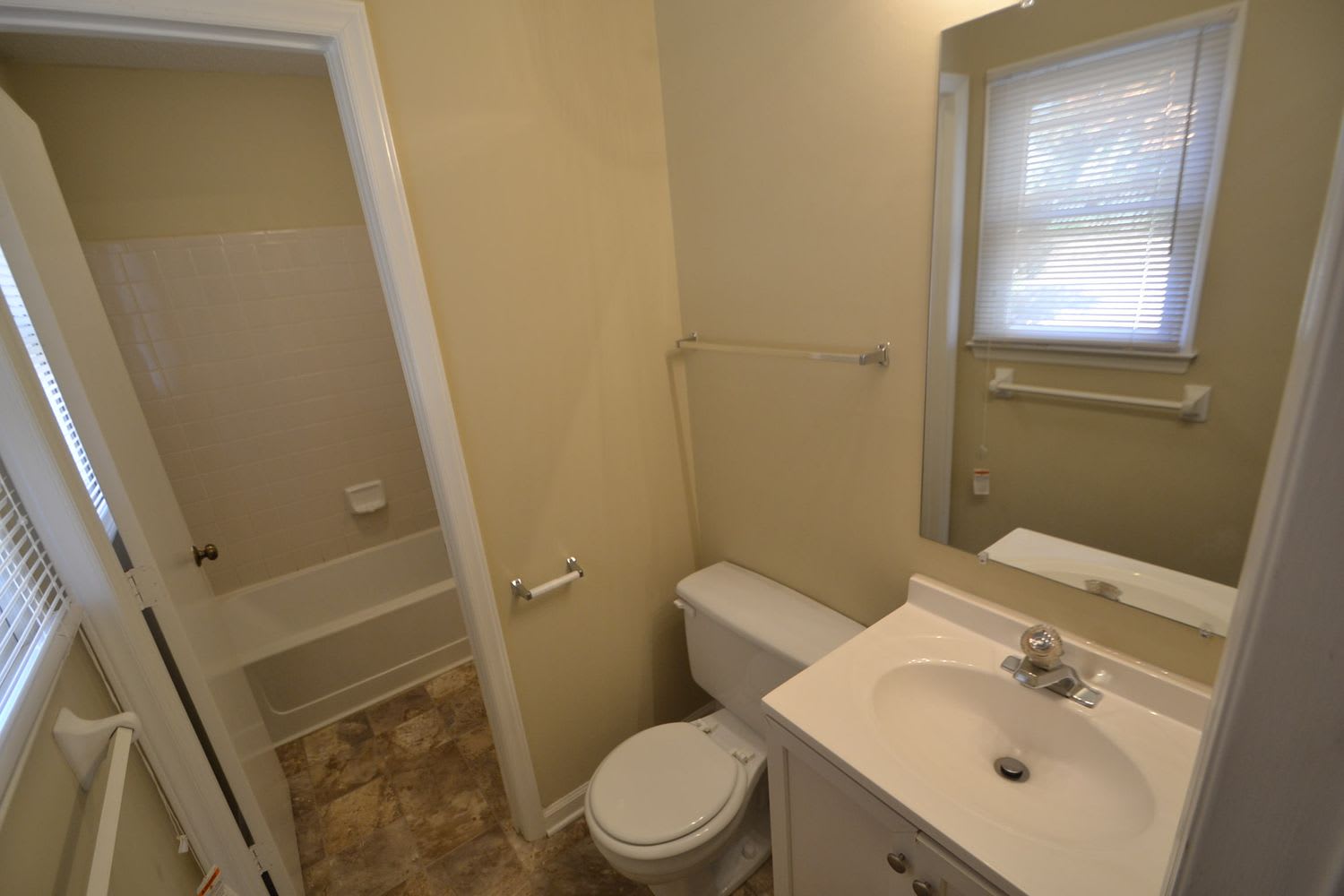 3518 Oxford Hill Ct, Charlotte photo 8