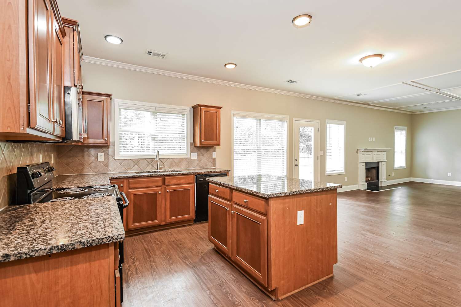 3555 Autumn Brooke Ct, Cumming photo 6