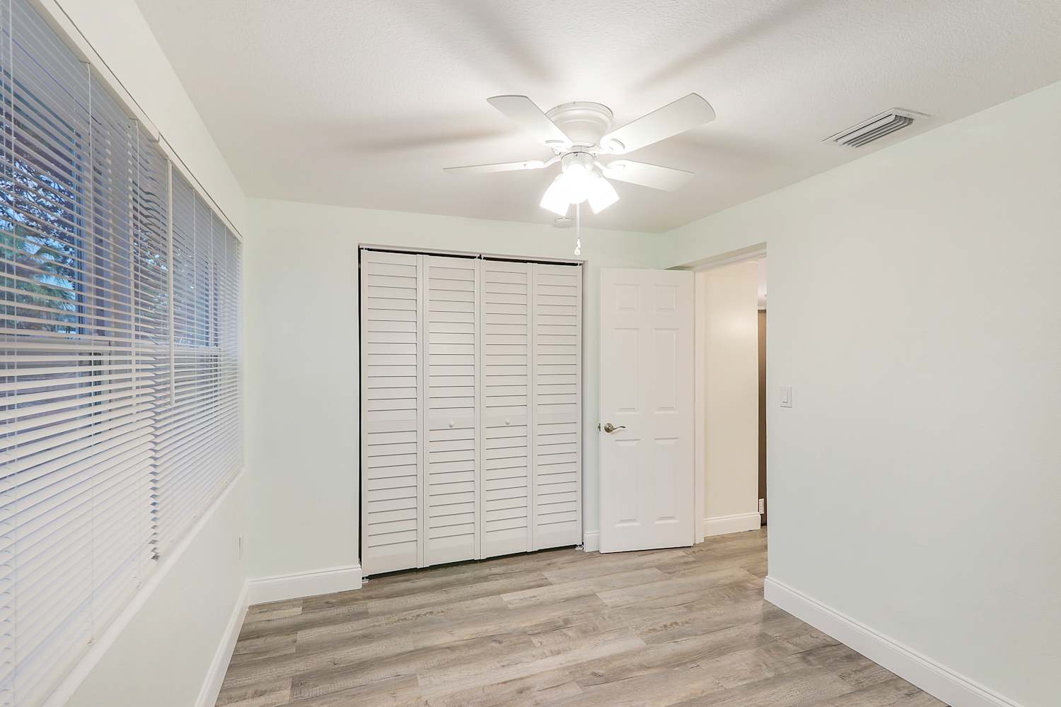 3555 Winder Dr, Holiday photo 16