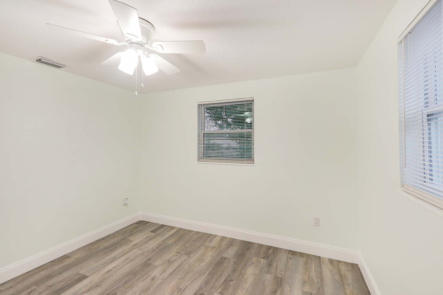 3555 Winder Dr, Holiday photo 13