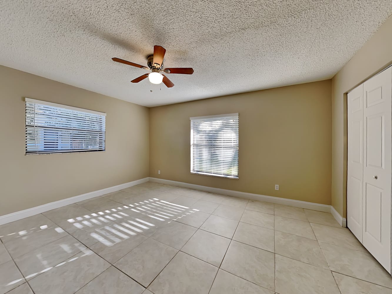 359 Las Palmas St, Royal Palm Beach photo 9